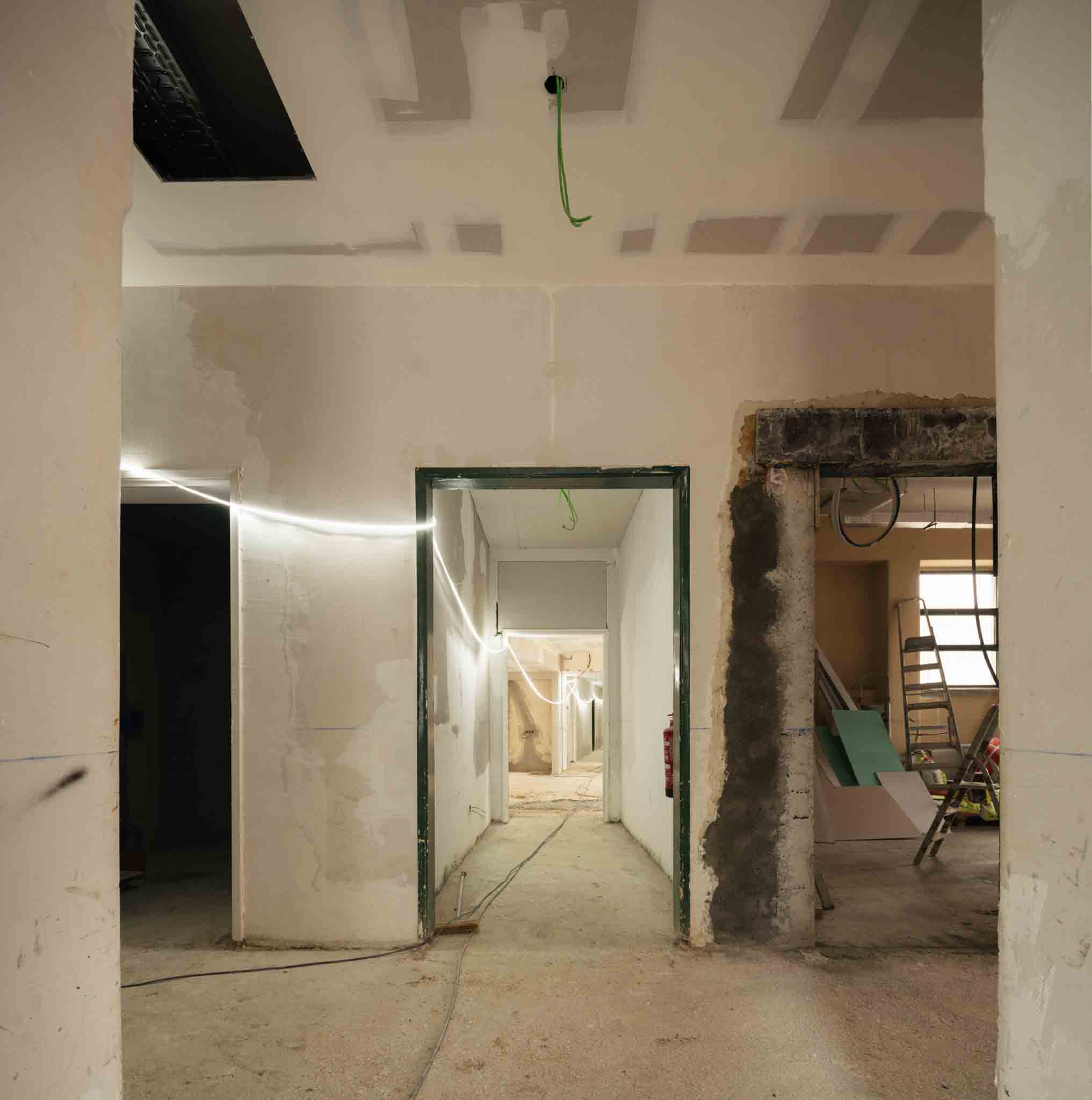 Cruzamento entre o antigo bar e a babilónia (sala dos animadores)